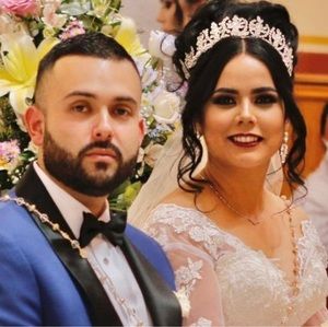 Meet your Posher, Adela